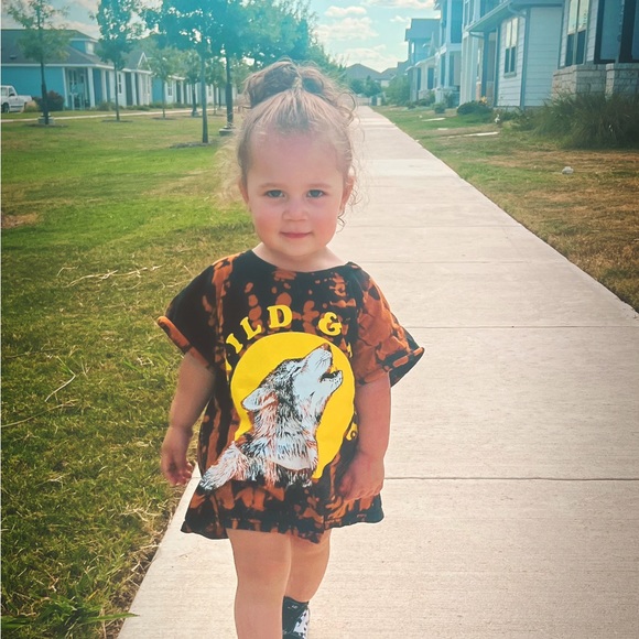 Jordyn & Jupiter’s Closet - Picture 2 of 6